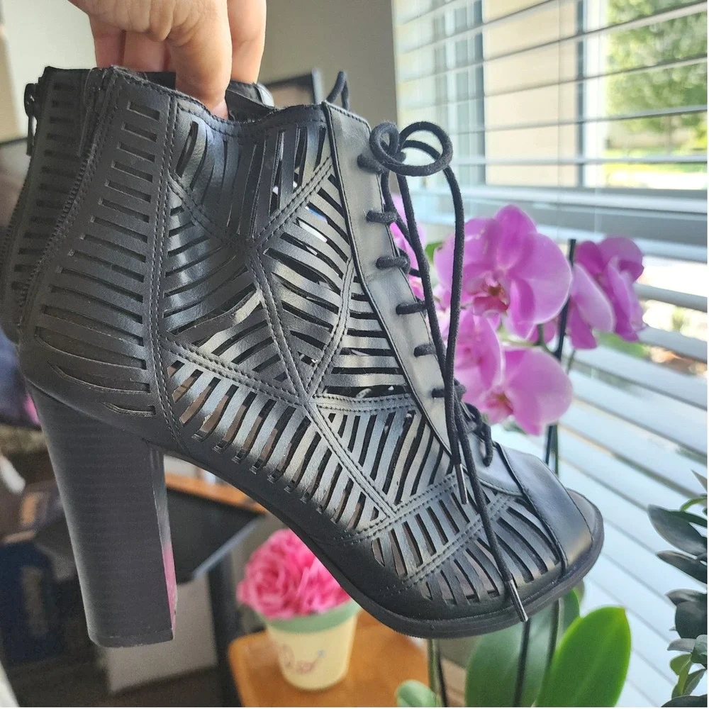 Mix No.6 Womens Black Laser Cut Cage Lace Up Peep Toe Block Heel Booties 9 Party
